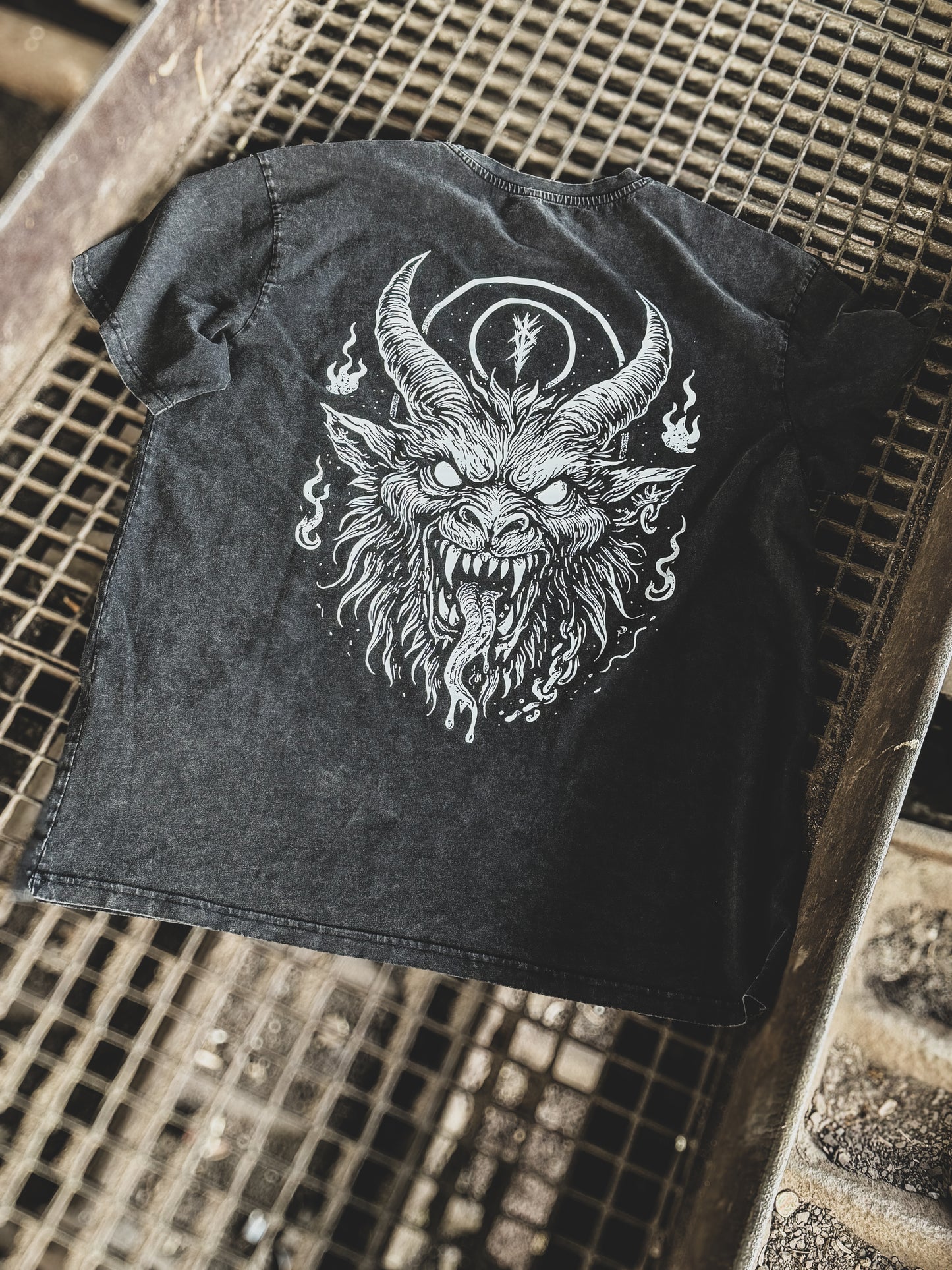KRAMPUS – Oversize Acid Washed Tee